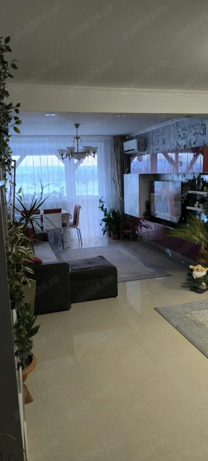 Vand apartament cu 3 camere  - imagine 9