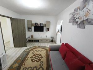 Apartament 2 camere in zona centrala Moldova Noua, langa piata
