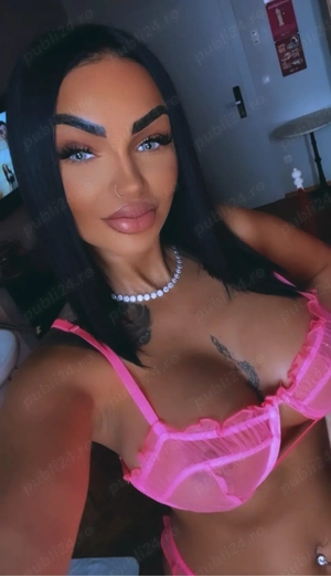 Bruneta de lux ,pozele imi apartin in totalitate