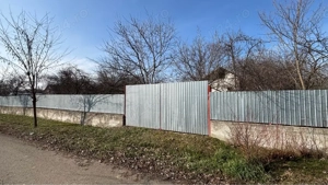 Vând lot 600mp + casă la roșu