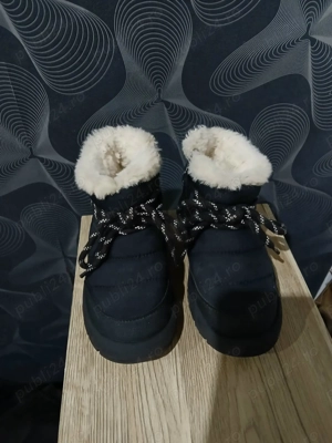 Cizme Zara iarna imblanite pe inteterior marimea 28