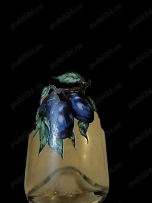 palinca din 2 feluri de Prune 