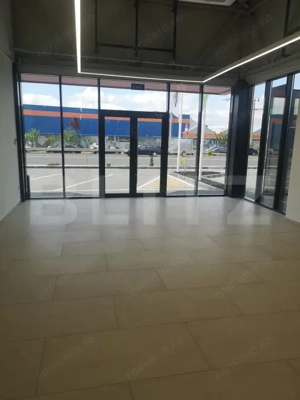 Spatiu comercial, 122 mp, zona FORD 