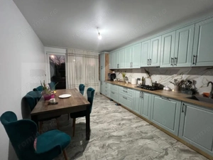 Casa de vanzare, 180 mp, zona Titulescu