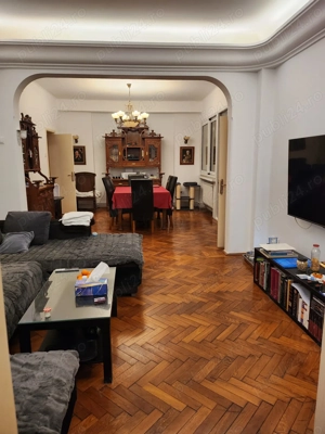 Apartament 3 camere vanzare sau schimb cu casă  in București (casă veche,singur  in curte, parter)