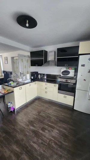 Casa D+P+E, pe Aleea Trifoiului, zona linistita! - imagine 4