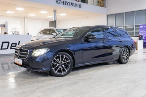 Mercedes-Benz E-Class E220D - imagine 3