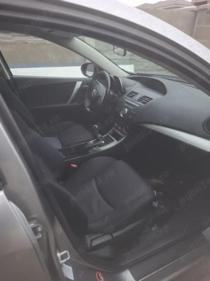 Vand Mazda 3 hatchback 2010 avariata - imagine 2