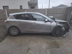 Vand Mazda 3 hatchback 2010 avariata