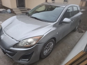 Vand Mazda 3 hatchback 2010 avariata - imagine 6