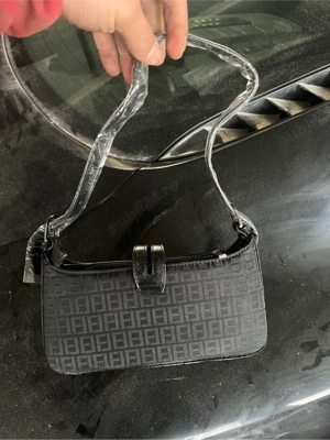 poseta fendi 1 1 - imagine 4