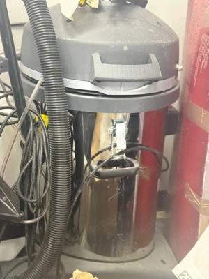 Aspirator profesional umed  uscat Taurus IR LAVOR, 3 motoare, 3600W, cuva INOX, volum 78L