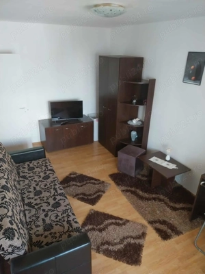 Inchiriez garsonieră zona Confecții, în spatele facultății,  aproape de stația de tramvai, magazinul