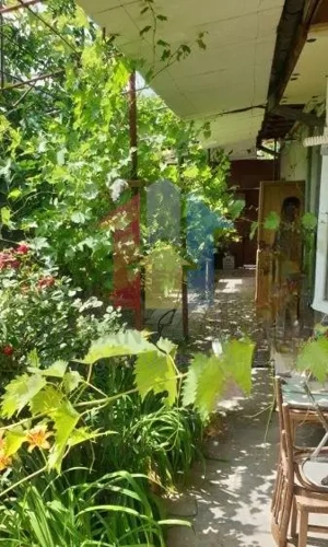 zona Liceu Balcescu Casa caramida+boltari cu teren=158 mp, Deschidere 8,8m