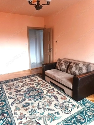 Garsoniera decomandată, renovată, mobilată cu balcon și beci, Astra, Brașov  - imagine 2