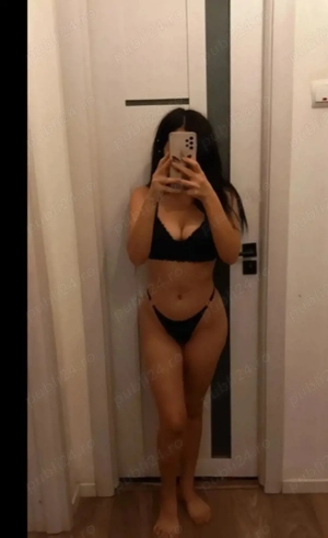 Monica 24 ani poze reale din locatie