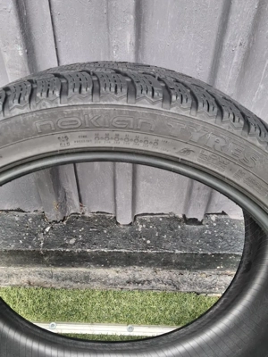 O anvelopă de iarnă Nokian 295/35R21 - imagine 6