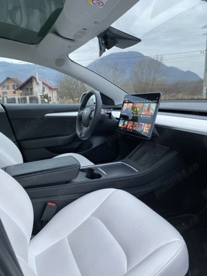 Tesla Model 3 Long Range - 4x4, bateria mare, 492 cp, interior premium
