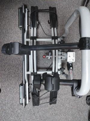 Suport pentru biciclete montat pe cârlig -NEFOLOSIT 