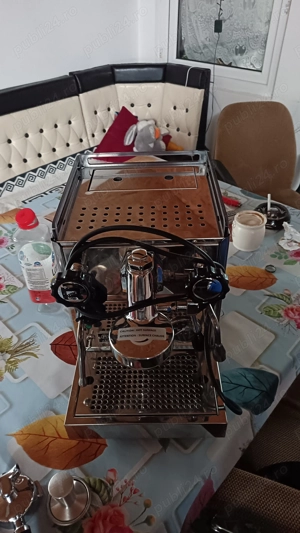 Vând aparat cafea Rocket nou