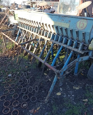 Semanatoare 21 r, Disc 4 b, Prasitoare 5 s, Prasitoare 3 s, Motor tractor U445 - imagine 6