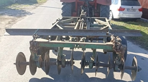 Semanatoare 21 r, Disc 4 b, Prasitoare 5 s, Prasitoare 3 s, Motor tractor U445 - imagine 5