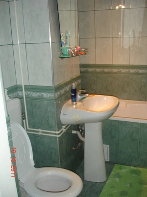 Dau in chirie ap. 3 cam in centrul Salontei , fara animale de companie. - imagine 3