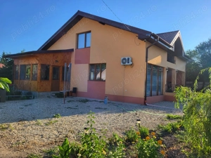 Vilă de vânzare  - imagine 2