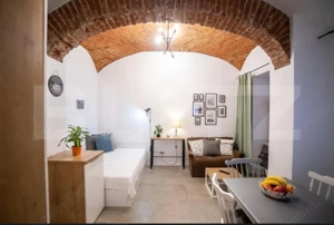 Clădire de patrimoniu din secolului  XIX, de vanzare, zona Fabric - COMISION 0