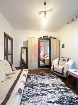 Casa Spatioasa cu Teren de 1000 mp | Poiana - imagine 9