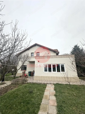 Casa Spatioasa cu Teren de 1000 mp | Poiana - imagine 2