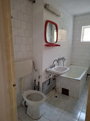 vând apartament cu doua camere  - imagine 3