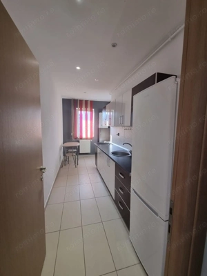 Garsonieră decomandată, centrală proprie, balcon, bloc 2010