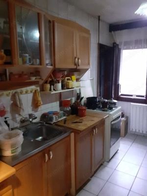 3 cam decomandat 2 bai 3 balcoane etaj 3 zona Mircea cel Batran - imagine 9