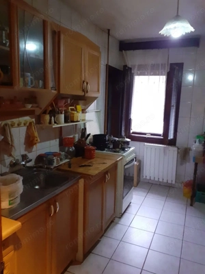 3 cam decomandat 2 bai 3 balcoane etaj 3 zona Mircea cel Batran - imagine 8