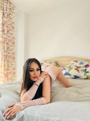 Erika Party Poze 100% Doar deplasări 