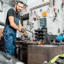 Lacatus Mecanic - zona Lille, Franta, 2500 e+caz+transp