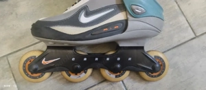 Vand role NIKE Carbon.