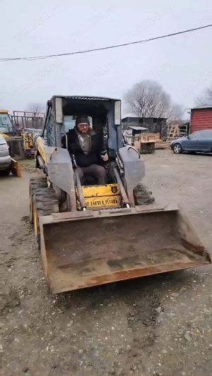 Miniîncărcător New Holland L150 - imagine 2