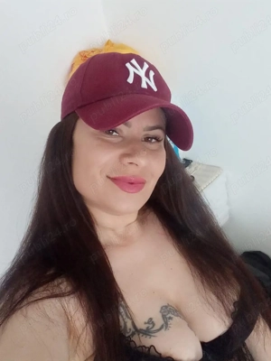 Buna sunt Alyna servici totale???