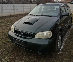 Kia Carnival radiată
