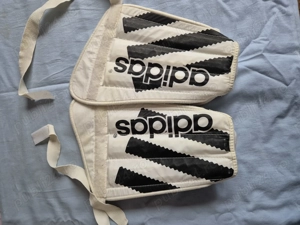 Vand Aparatori Profi Fotbal Adidas La Cel Mai Bun Pret.