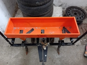 Semanatoare 3 randuri Motocultor Ruris Legume Porumb