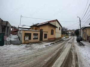 Casă de Vis de Vânzare – Eleganță și Confort zona centrala - imagine 2