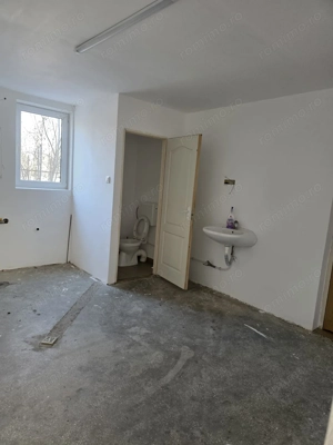 Hala de vânzare in Comănești Jud Bacau  - imagine 8