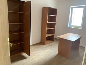 Hala de vânzare in Comănești Jud Bacau  - imagine 3