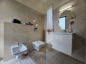 Zona Lunei. Amenajata. Mobilat si utilat - imagine 10