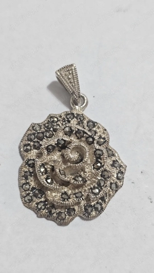 Pandantiv vechi din argint cu marcasite   stil Art Deco, foarte vechi.