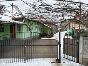 Vand casa cu teren de 18 arii in Sanpetru Almasului