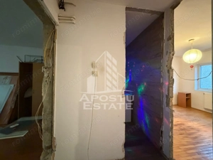 Apartament cu 2 camere, decomandat, centrala proprie, zona Soarelui - imagine 4